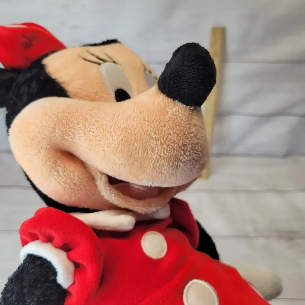 Walt Disney World Large Minnie Mouse Large Plush, 18